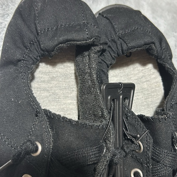 New woman’s size 9 slip on SoSo sneakers - Picture 4 of 5